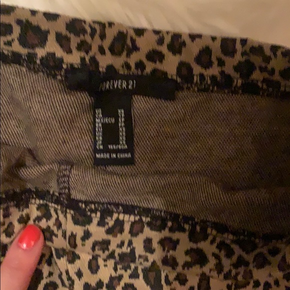 HIGH RISE - Picture 2 of 2